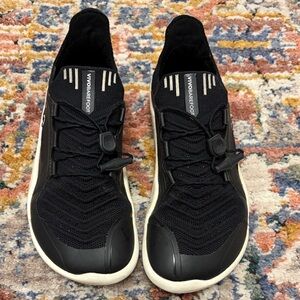 VIVOBAREFOOT Black Knit Athletic Sneakers size US 2 / EU 33